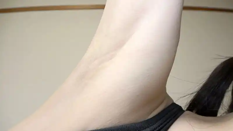 工藤ララ 濡れてテカってピッタリ密着 神競泳水着＆ジュニア水着 可愛い女子の競泳水着姿をじっとりと堪能！着替え盗撮から始まり貧乳から巨乳にパイパン、ハミ毛、ジョリワキ等のフェチ接写やローションソーププレイや競泳水着ぶっかけ等を完全着衣で楽しむAV (1okk00084) - 1okk00084jp-4