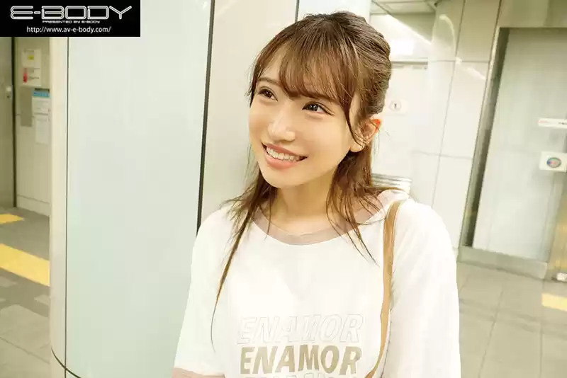 初めて出来た彼女を脱がしたら… 着衣から想像できない物凄いスリム美巨乳 大興奮の僕は性欲尽きるまでハメまくった 佐藤しお (ebwh00070) - ebwh00070jp-1