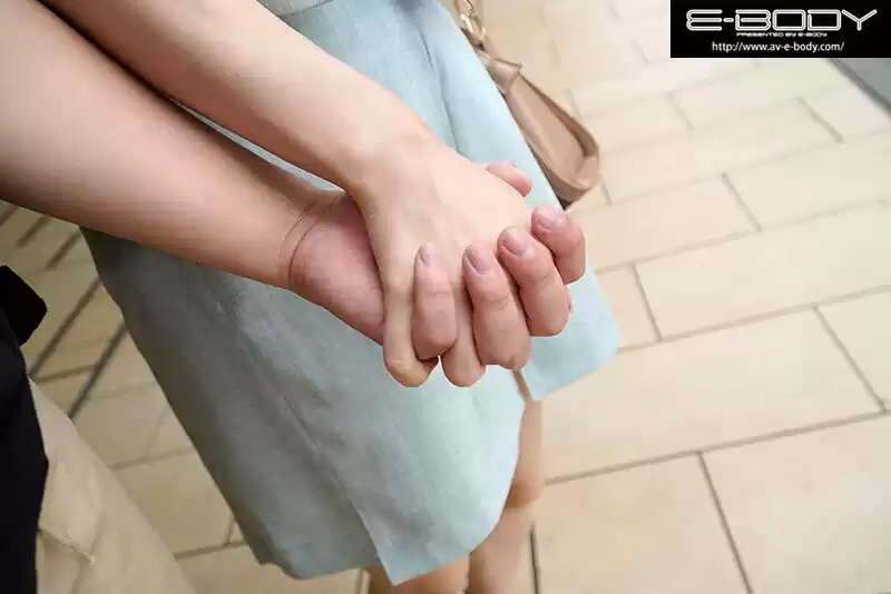 初めて出来た彼女を脱がしたら… 着衣から想像できない物凄いスリム美巨乳 大興奮の僕は性欲尽きるまでハメまくった 佐藤しお (ebwh00070) - ebwh00070jp-3