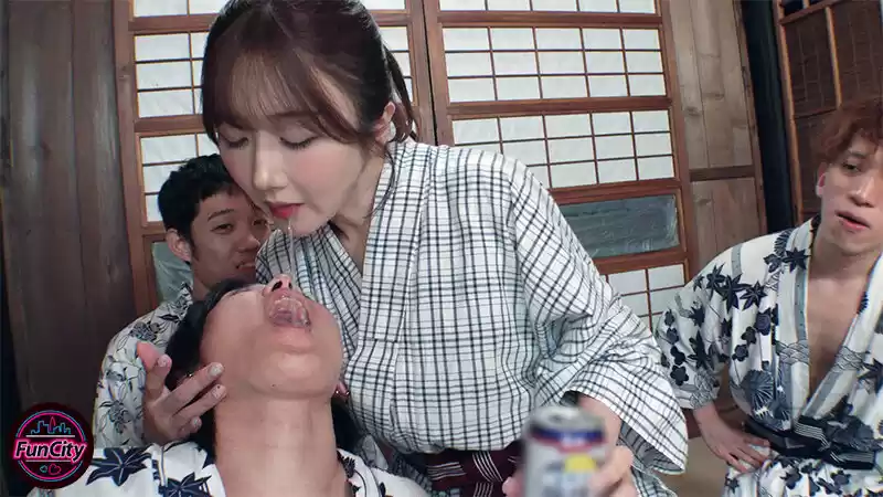 息子ほど年の離れたバイト先の男子学生達と一泊二日の温泉旅行に来た美熟女パート主婦はお酒に酔うとノリノリで…俺たちみんな39歳パート主婦ひびきさんのガチ恋勢 大槻ひびき (fjin00057) - fjin00057jp-14