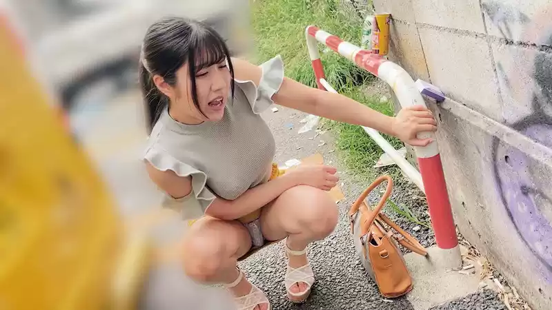 素人美少女とリモコンバイブお散歩3ーNK＆SBY区編ー「もう我慢できません…//」人混みの中ビクビク震えてイキまくってしまう女子たち！人生初の羞恥プレイでまさかのエロスイッチオン！車移動中も大胆カーオナニー！最後は近くのスタジオで心行くまで生セックス！ (h_1324skmj00218) - h_1324skmj00218jp-3