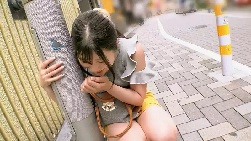 素人美少女とリモコンバイブお散歩3ーNK＆SBY区編ー「もう我慢できません…//」人混みの中ビクビク震えてイキまくってしまう女子たち！人生初の羞恥プレイでまさかのエロスイッチオン！車移動中も大胆カーオナニー！最後は近くのスタジオで心行くまで生セックス！ (h_1324skmj00218) - h_1324skmj00218jp-4