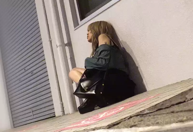 完全昏●-4名- ≪尊い≫性に奥手:地味少女 生意気アパレルショップ販売員 2005年 ブレザーちゃん 全員中出し 睡眠姦 (h_1719smkcx00008) - h_1719smkcx00008jp-2