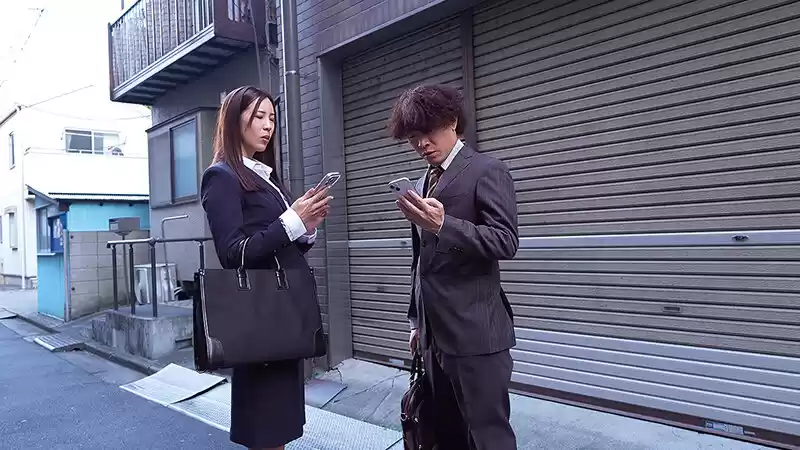 まさかの相部屋＆逆NTR 冴えない部下の俺に会社で一番の美人上司が… 水端あさみ (h_237nact00115) - h_237nact00115jp-4