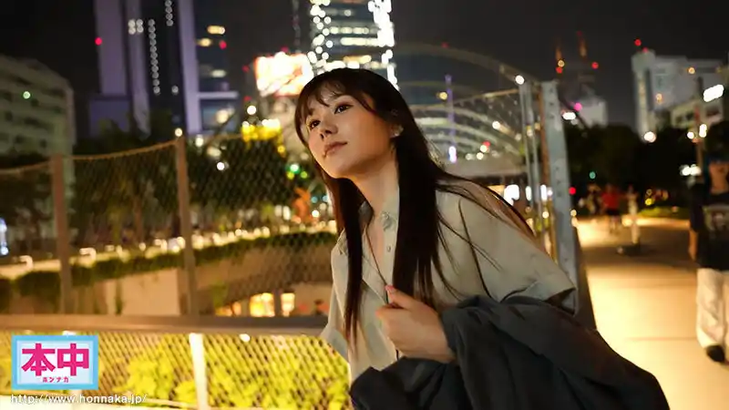 昔からの気軽に話せる女友達が会社では上司からも部下からも仕事ができる女だと思われていて、たまには弱さをみせたいのにと愚痴をこぼすので、 居酒屋とバッティングセンターデートに付き合ったら、なんか盛り上がっちゃって終電逃してラブホにお泊り 明日の朝… 五日市芽依 (hmn00656) - hmn00656jp-1