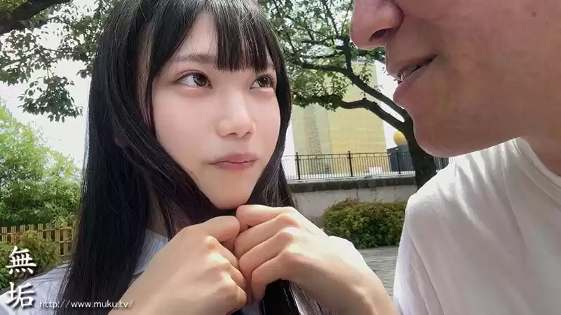 背伸びざかりの制服少女は修学旅行を抜け出してパパ世代おじさんとベロチューデート。そのままホテルに籠って何度も、何度も、中出しセックスでオトナを感じました。 望実かなえ (mudr00301) - mudr00301jp-1