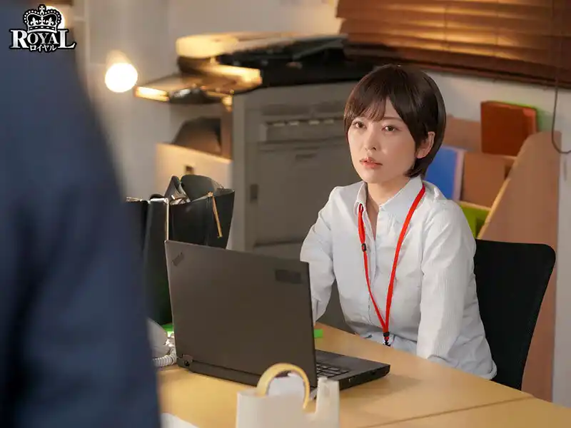 ボーイッシュで生意気なパンツスーツ女子は想像以上の色白美脚とむっちむち爆尻ナイスボディ 森日向子 (royd00196) - royd00196jp-17