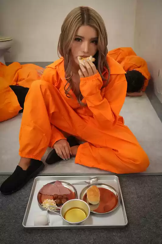【VR】囚人キメセク。刑務官の興味本位で押収●物を与えられたSEXドラッグ中毒者が、獣のように痴女化してチ●ポに襲い掛かる壮絶アクメ姦。 黒咲華 (savr01115) - savr01115jp-4