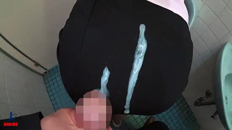【ぶっかけセクハラ】 無自覚誘惑パッツンスーツのせいでムラムラ社長の中年こってり精子をかけられるデカ尻新人秘書OL 沙月恵奈 (smok00003) - smok00003jp-12
