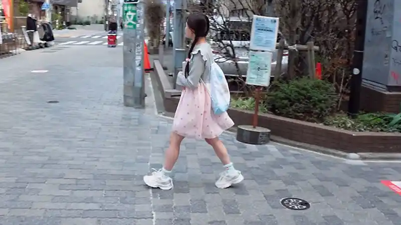 偶然声を掛けた女の子が可愛くて…尾行わいせつ・強●オナニー投稿・女子部屋侵入 三つ編み貧乳パイパン少●ゆかちゃん136cm 美好柚伽 (suji00245) - suji00245jp-2