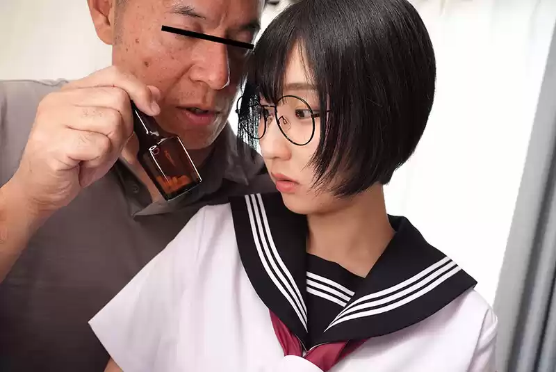 メガネを掛けた無垢な子に変態わいせつ行為をしたら…興味津々で欲しがり顔…初体験の生チ●コの感触に「本物は初めてです。」と懐き、トロけた顔で崩壊絶頂する地味カワで巨乳のパイパン●学生るか 糸井瑠花 (suji00305) - suji00305jp-13